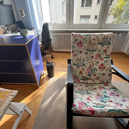 Privatunterkunft Cozy - Balcony *