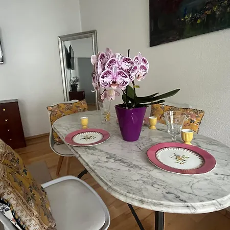 Homestay Cozy - Balcony