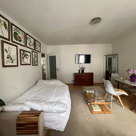 Homestay Cozy - Balcony Frankfurt am Main